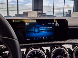 Mercedes-Benz A 180d Limousine Style*8G-DCT*KEYLESS*CARPLAY* - bilder 11