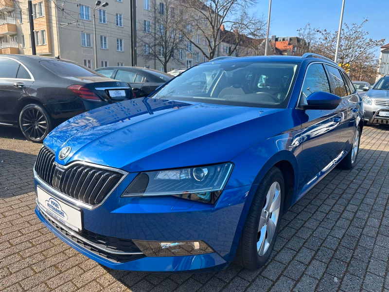 Skoda Superb Combi Style*STANDHZG*DSX*XENON*NAVI*1HD