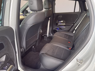 Mercedes-Benz GLA 200 AMG Line Night Autom., Pano ACC 360 Burmester - bilder 9