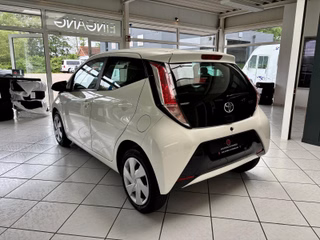 Toyota AYGO aut. x-play touch Kamera USB Bluetooth Klim - photo 5