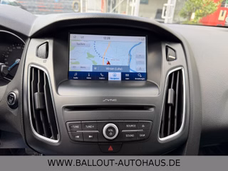 Ford Focus Turnier Titanium*KLIMA*NAVI*TEMP*SYNC*SHZ* - photo 19