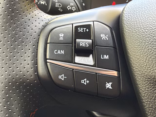 Ford Focus Turnier ST-Line ACC Navi CAM PDC LED - bilder 14