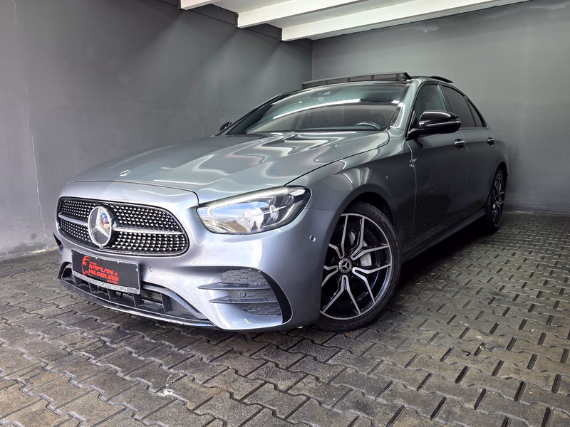 Mercedes-Benz E 220 d AMG LINE, PANORAMA, R-AKMERA, LED