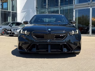 2027 BMW M5 Sedan - photo 2
