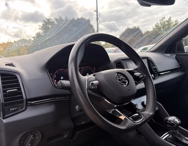 Skoda Karoq Sportline 4x4 AHK*Pano*ACC*Navi*Kamera - foto 7