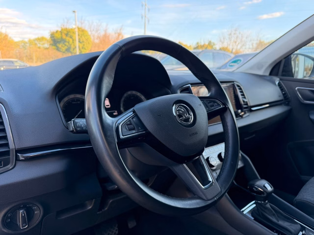 Skoda Karoq DSG 4x4 AHK*Tempo*Navi*SitzHz.*Kamera - foto 8