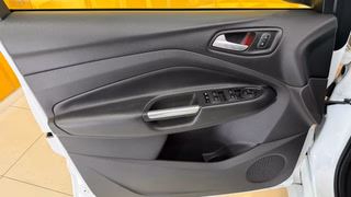 Ford Kuga ST-Line  AUTOMATIK SHZ CAM NAVI - foto 2