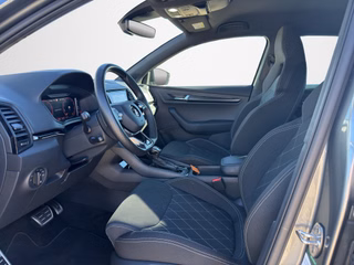 Skoda Karoq 1.5 TSI Sportline DSG / ACC / NAVI / KAMERA / SITZHEIZUNG - bilder 4
