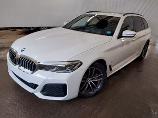 BMW 520 d xDrive M Sport PANO/HEADUP/SITZBELÜFTUNG/ACC