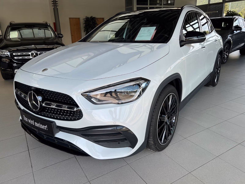 Mercedes-Benz GLA 250 4M AMG-Line,Pano,AHK,Distronic,Memory