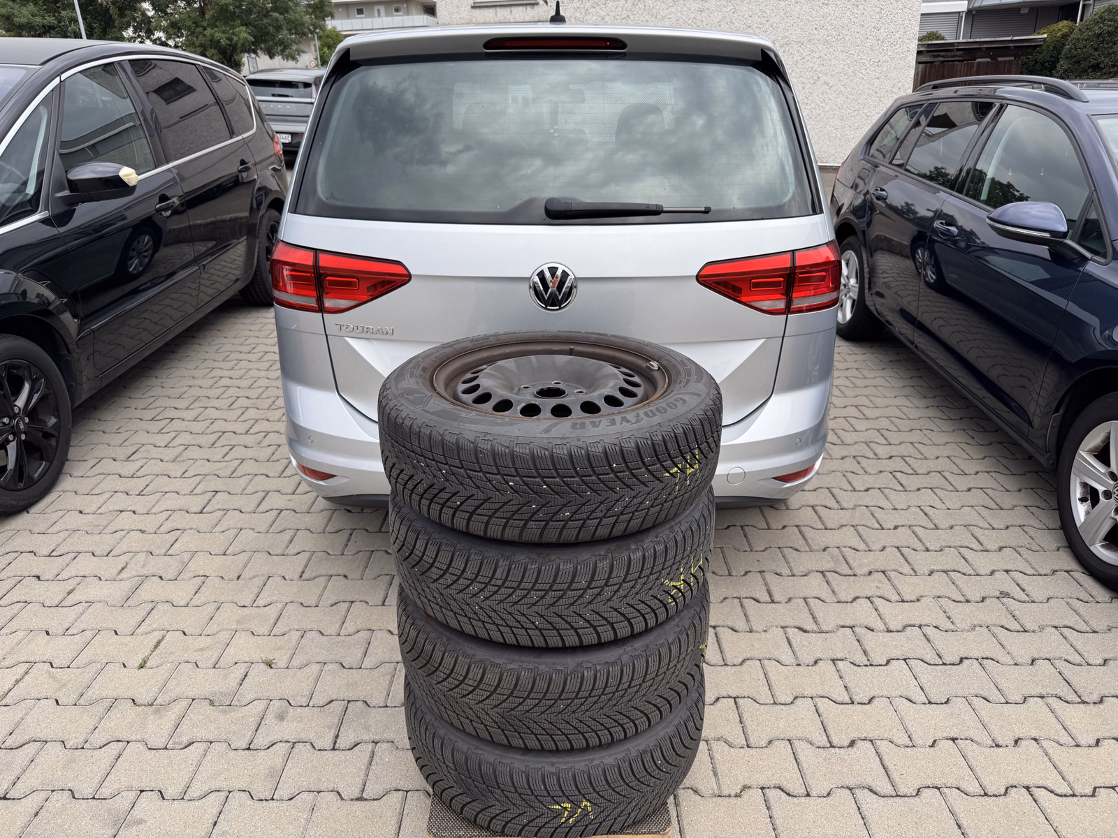 Volkswagen Touran 1.2 TSI BlueMotion Technology 7 Sitze/Navi/3-Zonen-Klima/PDC/AHK