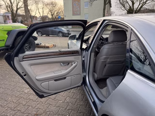 Audi A8 4.2 quattro - foto 19