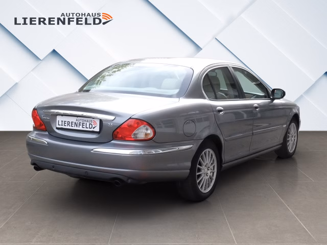 Jaguar X-Type 2.5 V6 Executive Automatik Leder - фото 4