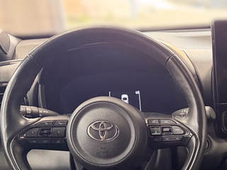 Toyota Yaris Hybrid Style - foto 16
