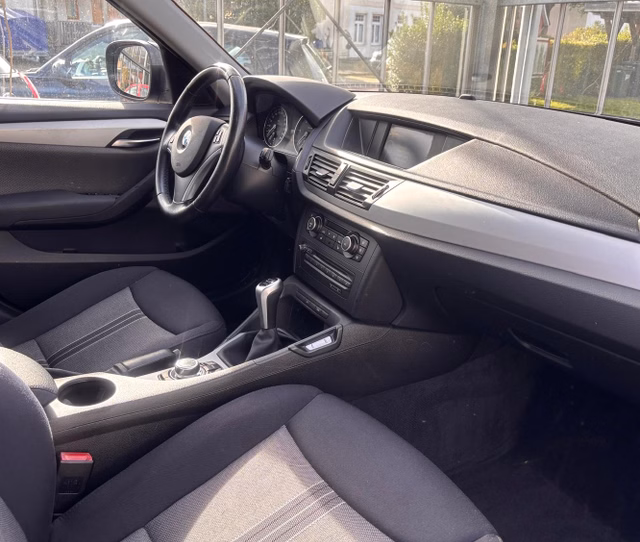 BMW X1 sDrive 20 d  SITZHEIZ./EINPARKHILFE - bilder 6