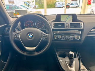 BMW 118 d Sport Line aut.  LED GSHD Navi PDC AHK SHZ - bilder 10
