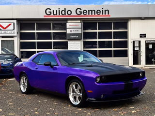 Dodge Challenger 5,7 V8 HEMI - foto 1