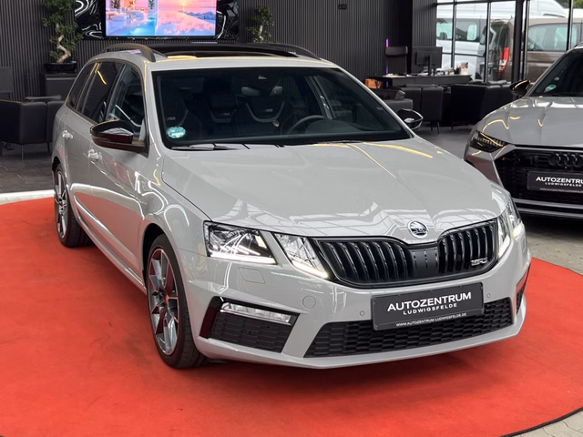 Skoda Octavia Combi V-RS 245 / PANO / ACC / LED / LANE-ASSIST / FRONT-ASSIST - foto 7