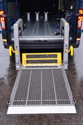 Daumennagel 10 - Volkswagen Crafter 35 TDI Rollstuhlbus L4H3 Lift AC 6-Sitze