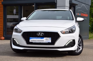 Hyundai i30 1.4 Edition 20 1. Hd | Autom| Navi | Kamera | Keyles Used vehicle for sale | First registration 06/2019 | Price 16.390 €