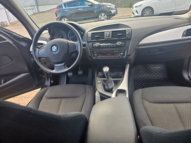 BMW 118 i*XENON*PDC*AHK*6.GANG*ALUFELGEN* - bilder 10
