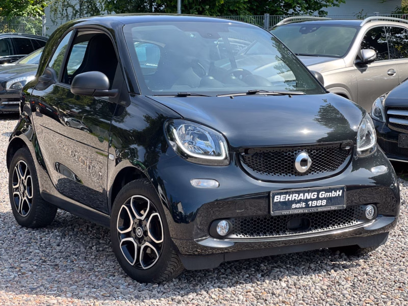 Smart ForTwo*AUTOM*TURBO*PANORAMA*KAMERA*NAVI