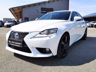 Lexus IS 300H BI-XEN|DAB|KAMERA|TEMP|NAVI Used vehicle for sale | First registration 10/2013 | Price 16.990 €