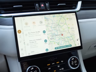 Jaguar F-PACE D200 Mild-Hybrid SE AWD neues Model - bilder 9