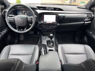 Toyota Hilux Double Cab Invincible 4x4 + WKR - foto 16