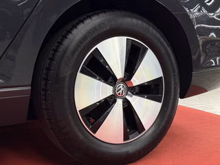 Volkswagen Passat Variant BlueMotion LED / PDC / ACC - foto 1