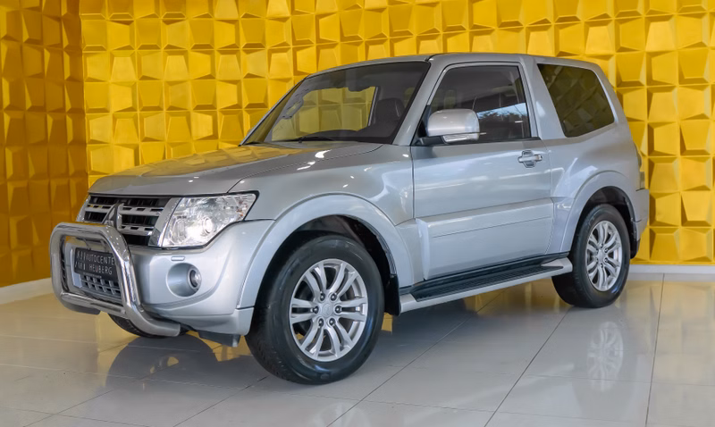 Mitsubishi Pajero 3.2 DI-D 4WD/1.HAND/AHK/KAMERA/SHZ/LEDER