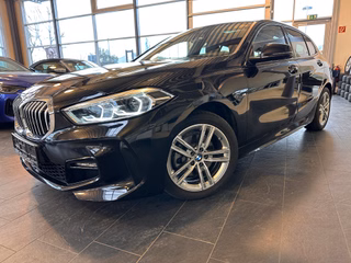 BMW 118i M Sport Pano/SHZ/ACC/LED/RFK/ActiveGuard