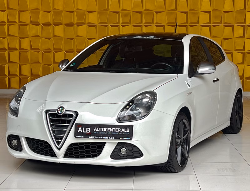 Alfa Romeo Giulietta Quadrifoglio Verde /KLIMA/PANO/EURO 5/BOSE/