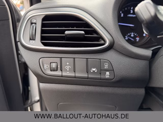 Hyundai i30 cw Trend*1.HAND*KLIMA*NAVI*SPUR*SHZ*KAMERA* - foto 15