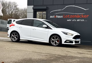 Ford Focus ST 2.HAND|SYNC|BI-XEN|TEMP|LEDER|SHZ Gebrauchtwagen Kaufen | EZ 09/2016 | Preis 16.690 €