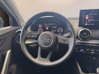 Audi Q2 S-Line Sport 35 Autom., Matrix Pano Kamera ACC - foto 2