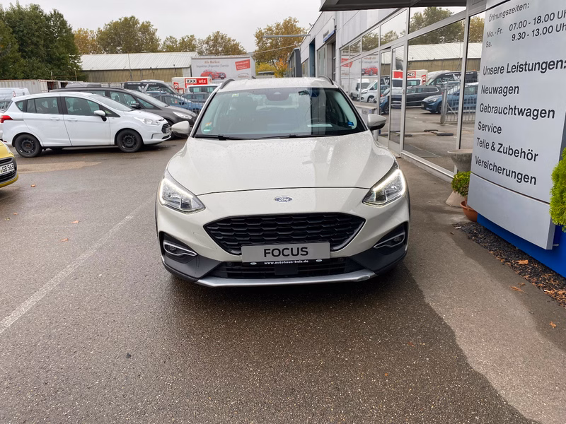 Ford Focus Turnier Active - LED - Kamera - Navi - Winter Paket - Top