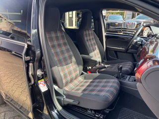 Volkswagen up! 1.0 TSI GTI - foto 17