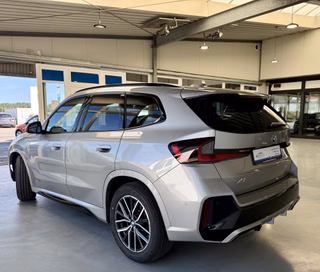 BMW X1 sDrive 18 i M Sport Autom.,. LED Navi Pano H/K Sound - bilder 4
