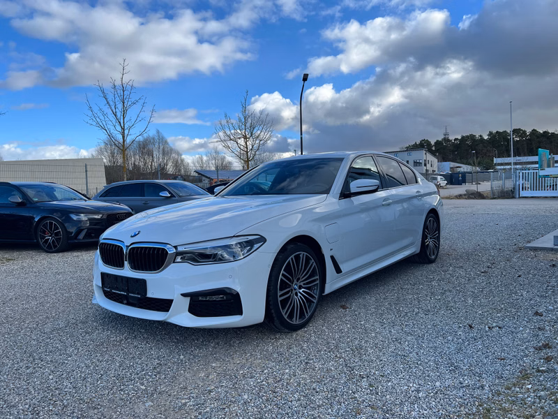 BMW 530 e M Sport Paket Head Up Kamera Schiebedach