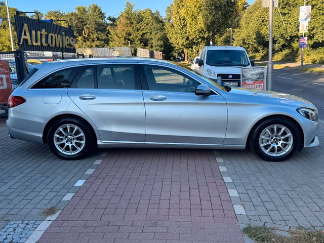 Mercedes-Benz C 250d*Avantgarde*Aut.*Panorama*LED*Navi*AHK*SHZ - foto 4