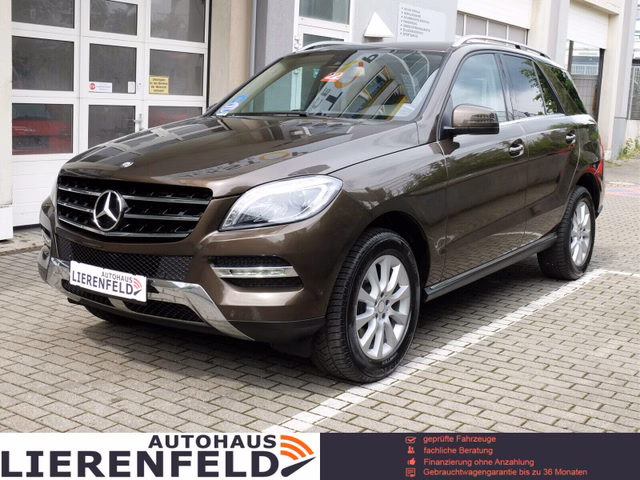 Mercedes-Benz ML 350 BlueEfficiency Benzin Leder Navi Xenon - фото 1