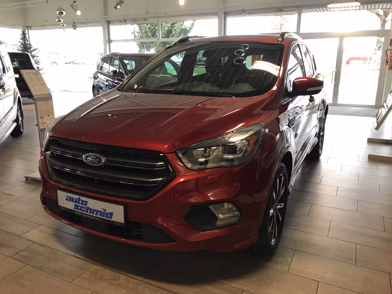 Ford Kuga ST-Line + Bi-Xenon + AHK + ACC