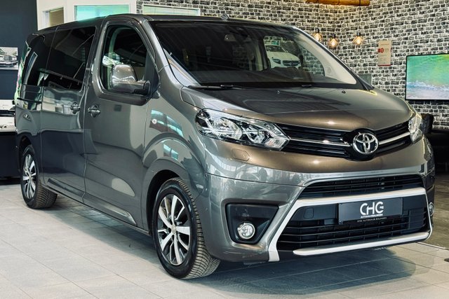 Toyota ProAce Verso 2.0 D-4D Automatik|Kamera|SHZ|9Sitzer| Gebrauchtwagen Kaufen | EZ 06/2022 | Preis 19.990 €