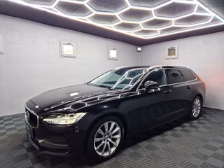 Volvo V90 D4 Momentum|AUTOM|LEDER|LED|ANHÄNGERKUPPLUNG