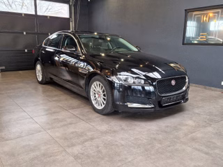 Jaguar XF - photo 1