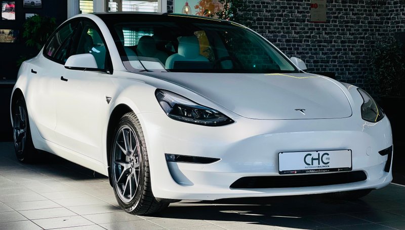 Tesla Model 3 Long Range Dual AWD