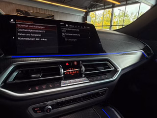 BMW xDrive 30 d M Sport PANO/MEMORY/LED/ICONICGLOW/KAMERA - foto 43