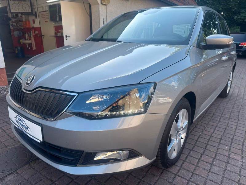 Skoda Fabia Style*KLIMAAUT*SITZHZG*66KW*WENIG KM*