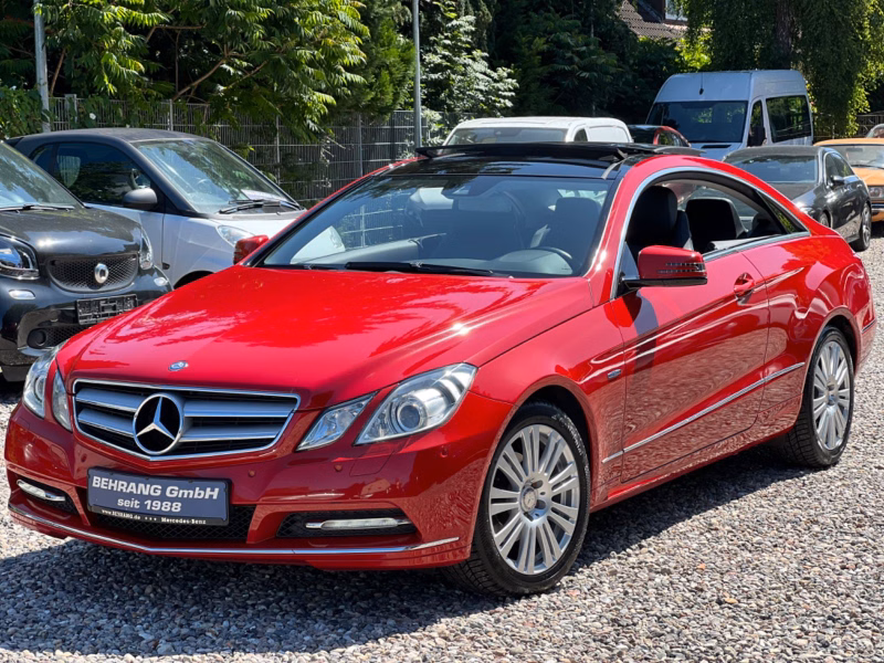 Mercedes-Benz E200 COUPÉ ***7-GANG AUTOMATIK***PANORAMA***